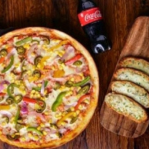 pizza with cooldrink